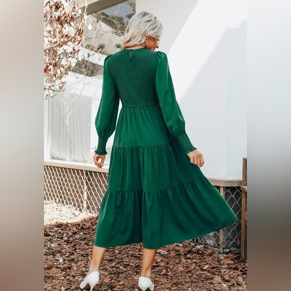 Cupshe Anastasia Smocked Long Sleeve Maxi Dress NEW 💚 - Picture 3 of 9